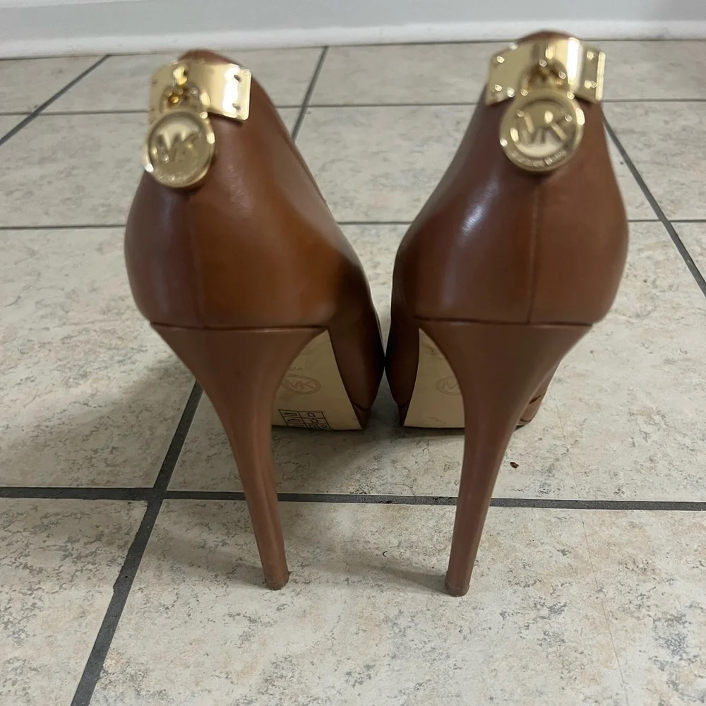 Michael Kors Women’s Leather Hamilton Pumps, size 9.5